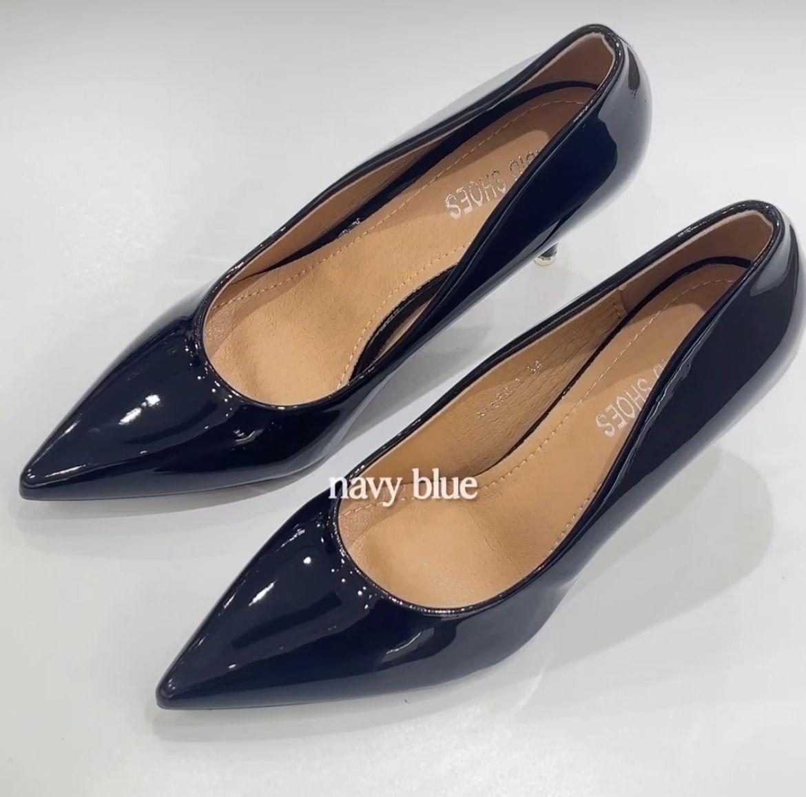 Navy patent pointed-toe pumps